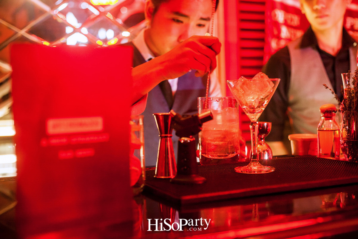 MAX’S SPEAKEASY BAR