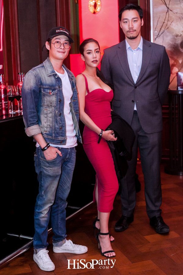 MAX’S SPEAKEASY BAR