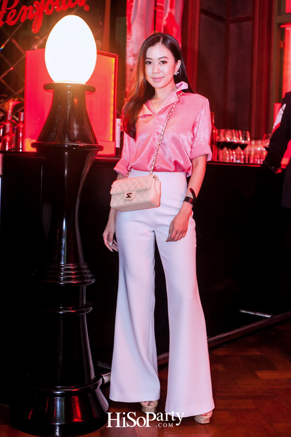 MAX’S SPEAKEASY BAR