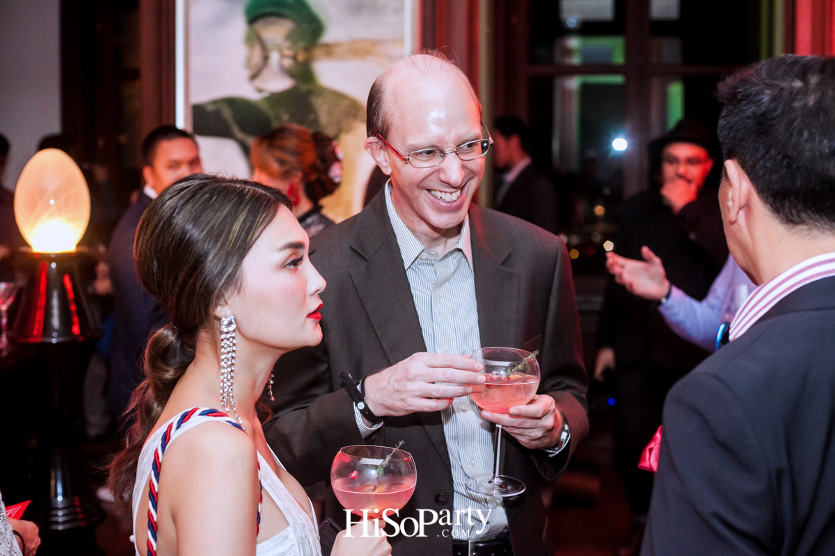 MAX’S SPEAKEASY BAR