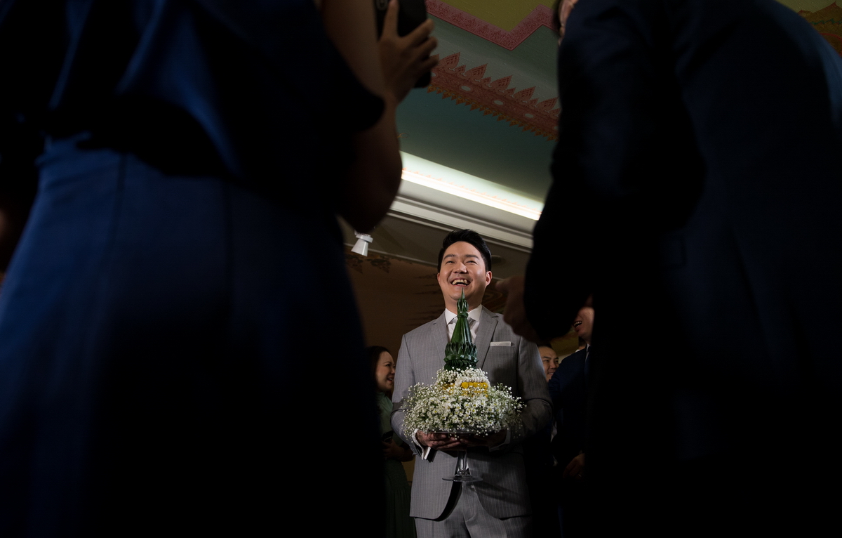 Gift Ake The Moments