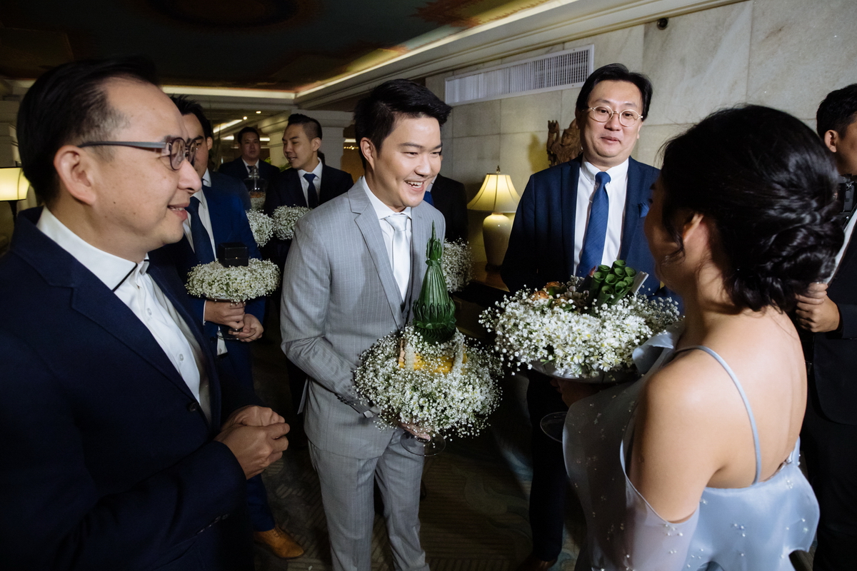 Gift Ake The Moments