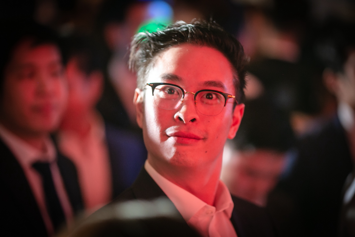 Gift Ake The Moments