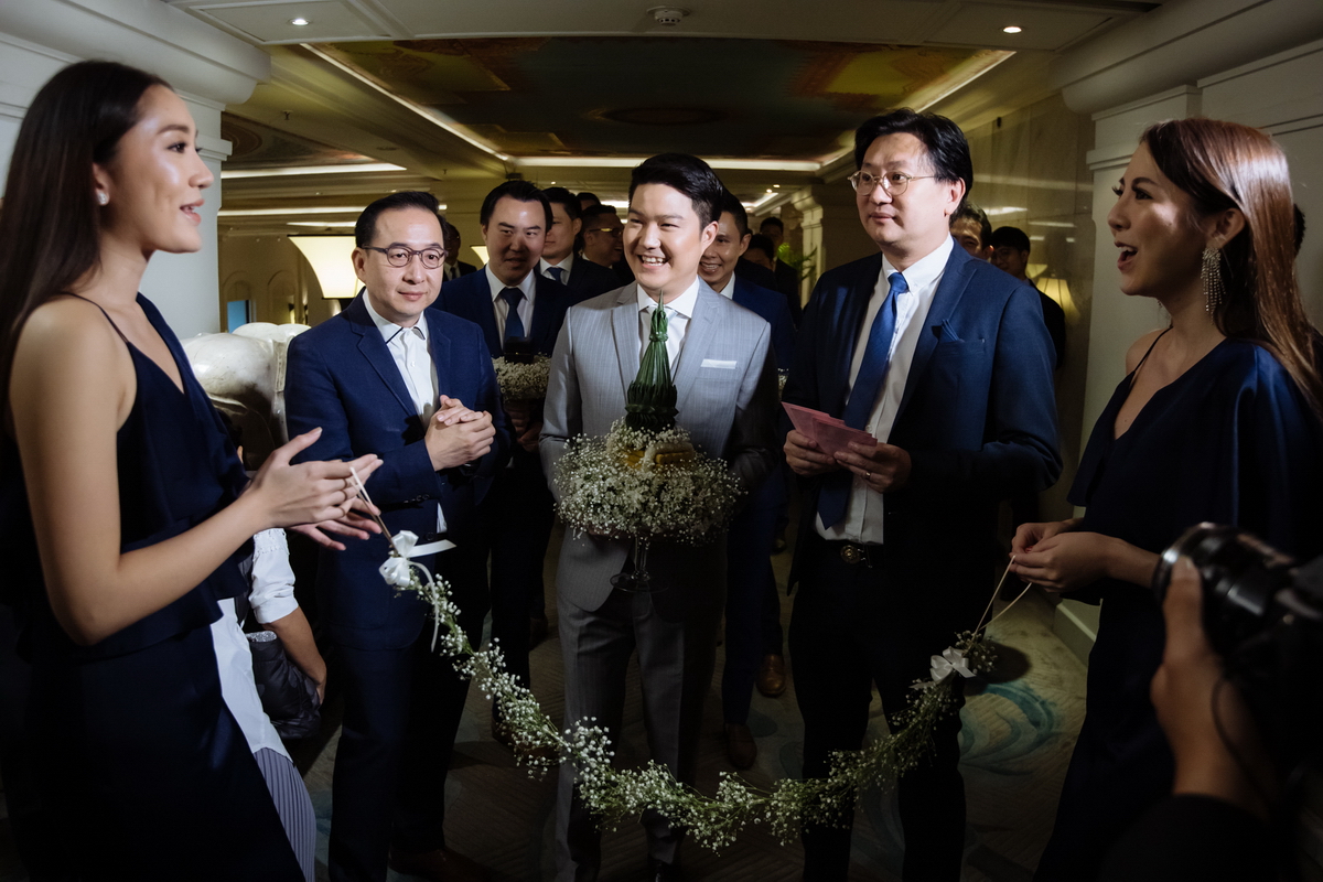 Gift Ake The Moments