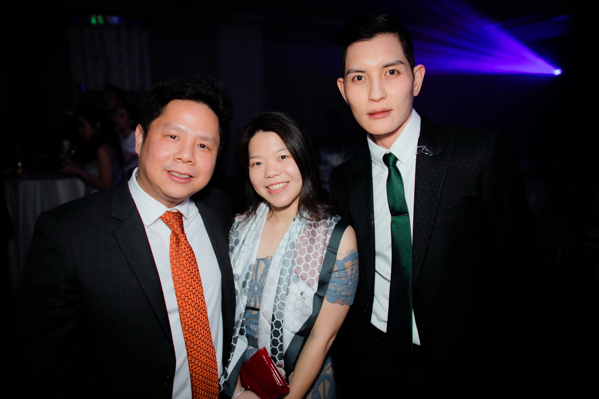 Gift Ake The Moments