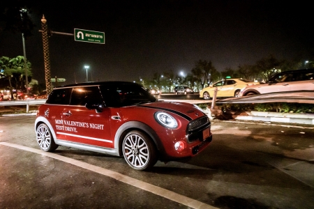 MINI Valentine’s Night Test Drive 