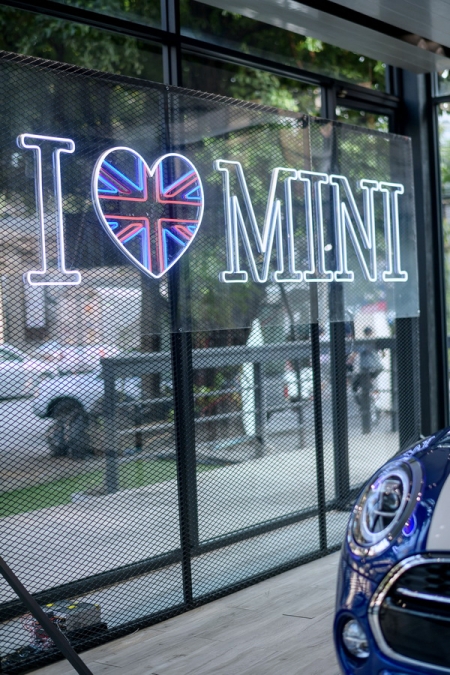 MINI Valentine’s Night Test Drive 