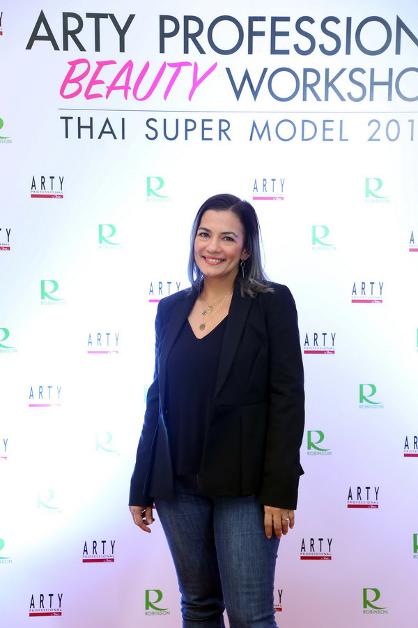 ‘โรบินสัน’ และเครื่องสำอาง ‘อาร์ทตี้ โปรเฟสชั่นแนล’ ชวนสาวๆ อัพเดทเทรนด์เมคอัพ 2019 ในงาน ‘อาร์ทตี้ โปรเฟสชั่นแนล บิวตี้ เวิร์คช็อป’