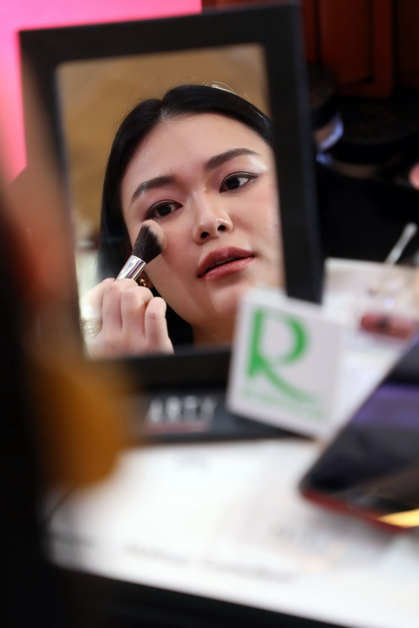 ‘โรบินสัน’ และเครื่องสำอาง ‘อาร์ทตี้ โปรเฟสชั่นแนล’ ชวนสาวๆ อัพเดทเทรนด์เมคอัพ 2019 ในงาน ‘อาร์ทตี้ โปรเฟสชั่นแนล บิวตี้ เวิร์คช็อป’