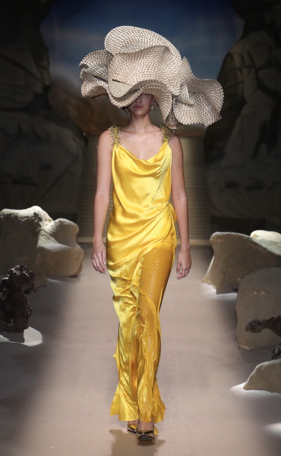 BIFW 2019: The Golden Hour / PICHITA