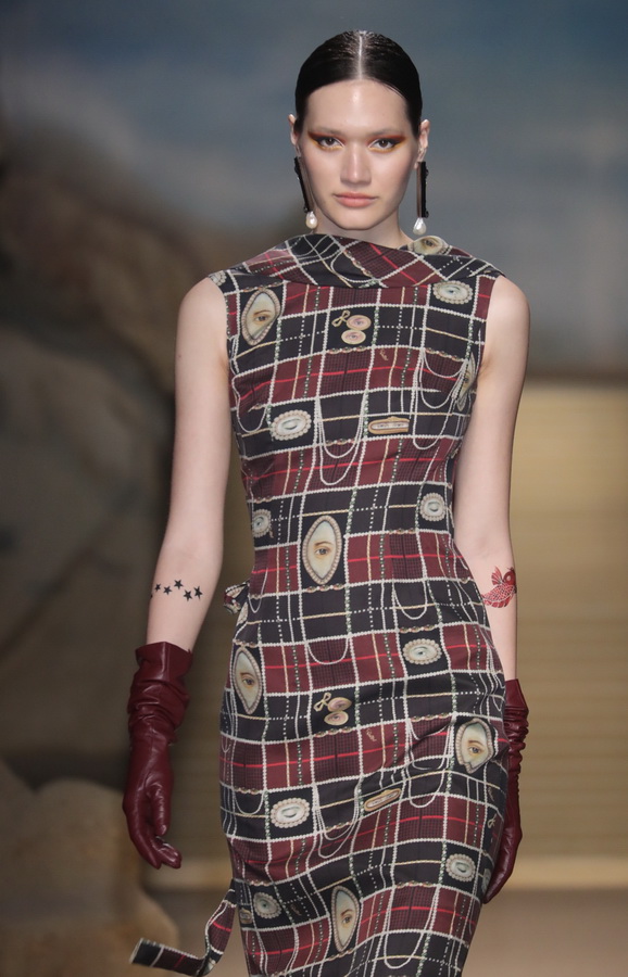 BIFW 2019: The Golden Hour / PICHITA