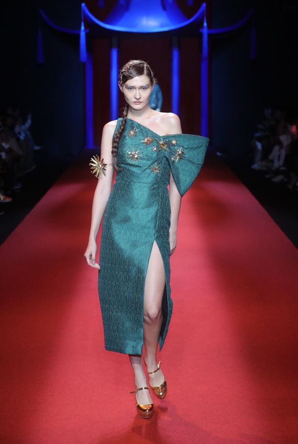 BIFW 2019: More is More / Tube Gallery	