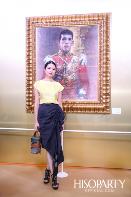 ใต้ร่มพระบารมี สดุดีจอมราชา