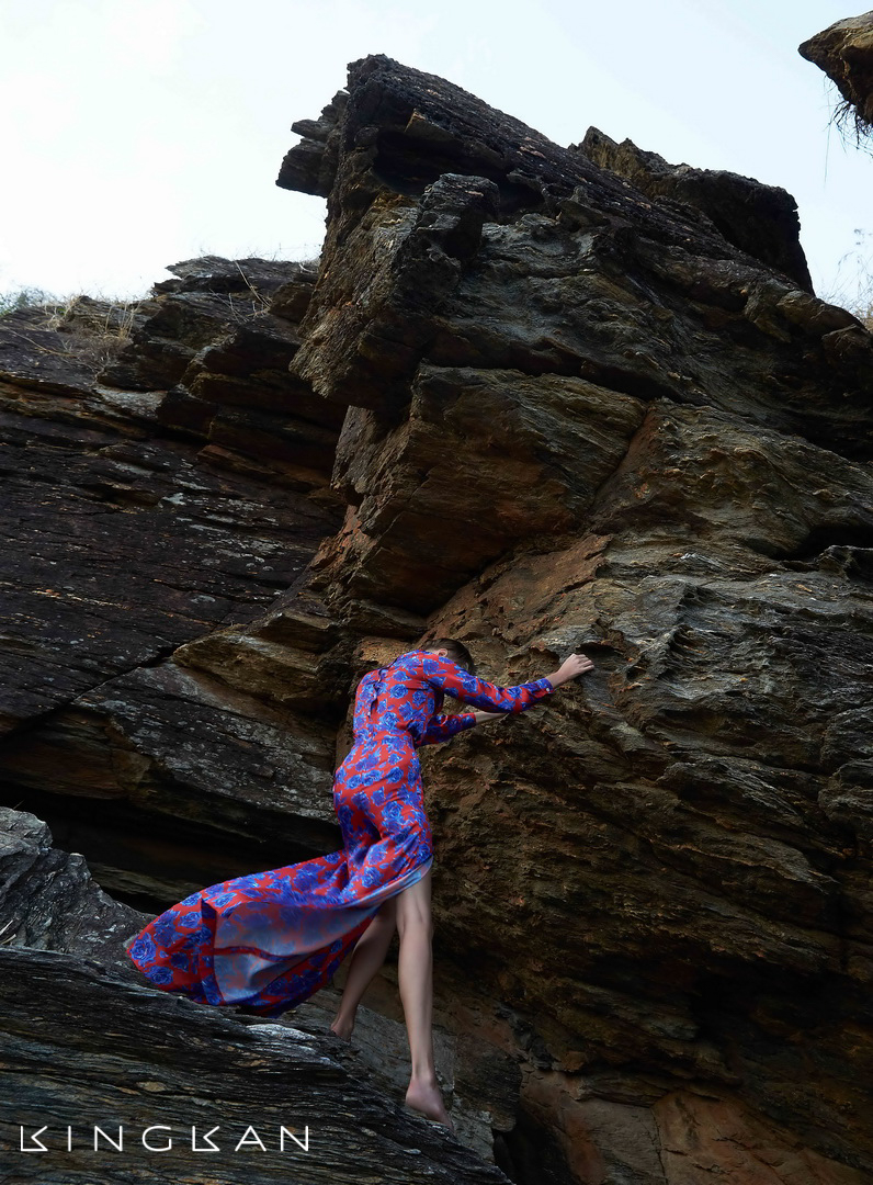 อัพเดทคอลเลกชั่นจาก 2 แบรนด์ดีไซน์เนอร์ไทย  เพื่อสาวยุคใหม่สุดสตรอง!