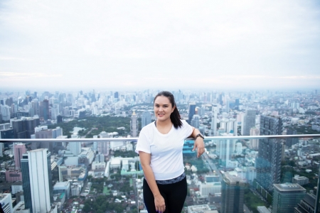 ‘Sunrise Wine Yoga’ กิจกรรมออกกำลังกายสุดอินเทรนด์ ‘โยคะไวน์’  บนดาดฟ้าที่สูงที่สุดในประเทศไทย  