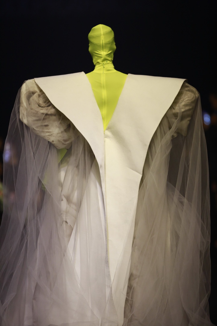 KOI X ส.ก.บ. Worship by Prapakas แฟชั่นโชว์ ‘นารีพิฆาต’ อันน่าตื่นตาตื่นใจ 