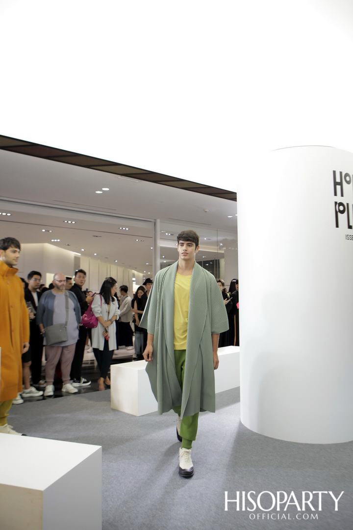 ครั้งแรกในประเทศไทยกับงานเปิดตัวอย่างเป็นทางการของ ‘HOMME PLISSÉ ISSEY MIYAKE’ แบรนด์ยอดฮิตสำหรับผู้ชายยุคนี้ 
