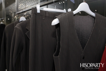 ครั้งแรกในประเทศไทยกับงานเปิดตัวอย่างเป็นทางการของ ‘HOMME PLISSÉ ISSEY MIYAKE’ แบรนด์ยอดฮิตสำหรับผู้ชายยุคนี้ 