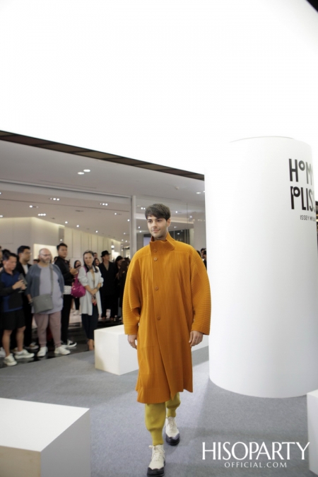 ครั้งแรกในประเทศไทยกับงานเปิดตัวอย่างเป็นทางการของ ‘HOMME PLISSÉ ISSEY MIYAKE’ แบรนด์ยอดฮิตสำหรับผู้ชายยุคนี้ 