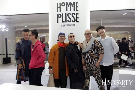 ครั้งแรกในประเทศไทยกับงานเปิดตัวอย่างเป็นทางการของ ‘HOMME PLISSÉ ISSEY MIYAKE’ แบรนด์ยอดฮิตสำหรับผู้ชายยุคนี้ 