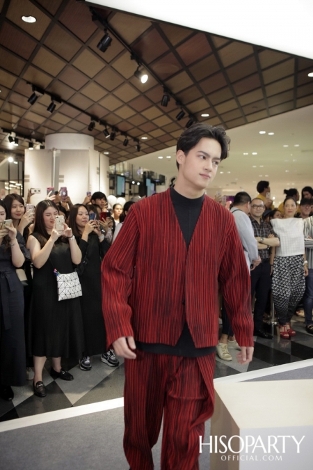 ครั้งแรกในประเทศไทยกับงานเปิดตัวอย่างเป็นทางการของ ‘HOMME PLISSÉ ISSEY MIYAKE’ แบรนด์ยอดฮิตสำหรับผู้ชายยุคนี้ 