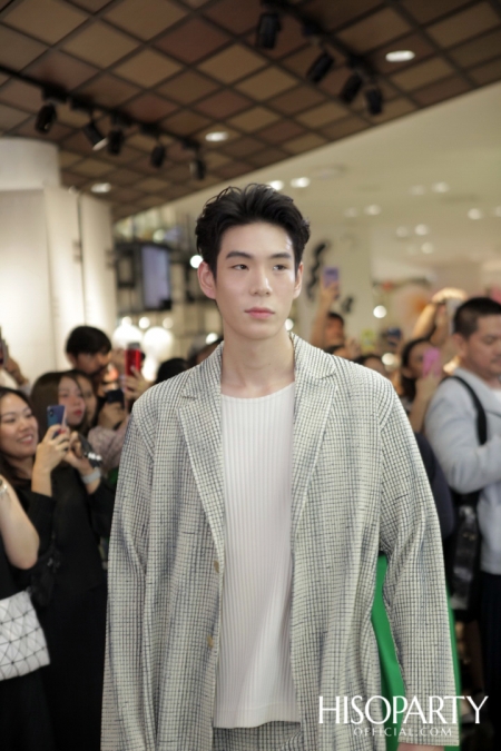 ครั้งแรกในประเทศไทยกับงานเปิดตัวอย่างเป็นทางการของ ‘HOMME PLISSÉ ISSEY MIYAKE’ แบรนด์ยอดฮิตสำหรับผู้ชายยุคนี้ 