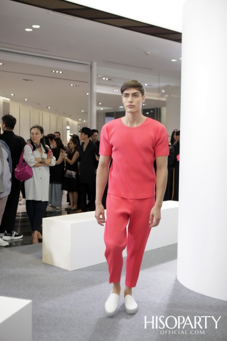 ครั้งแรกในประเทศไทยกับงานเปิดตัวอย่างเป็นทางการของ ‘HOMME PLISSÉ ISSEY MIYAKE’ แบรนด์ยอดฮิตสำหรับผู้ชายยุคนี้ 