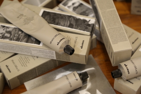 Davines Thailand จับมือ Cut&Curl ร่วมเปิดตัวผลิตภัณฑ์ Davines Mask with Vibrachrom