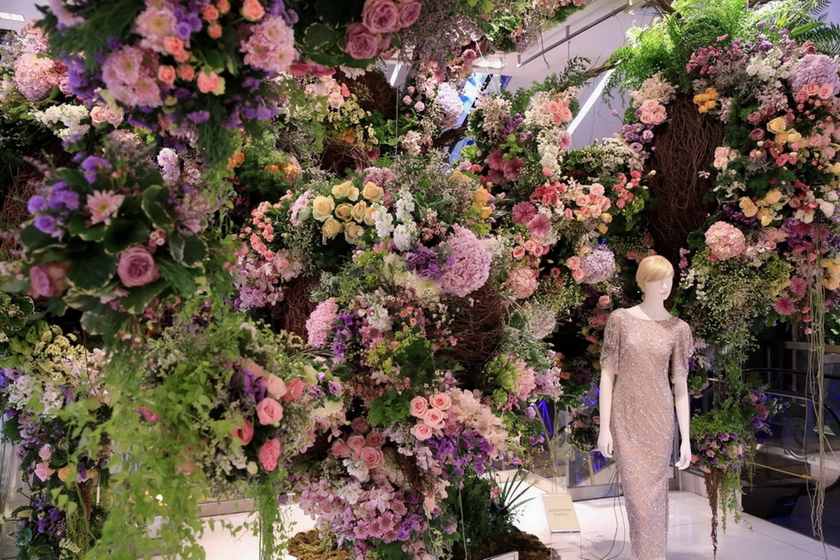 งานฉลองครบ 6 รอบ 72 ปี ‘Central Anniversary 2019’  เนรมิตสวนสวรรค์แห่งพฤกษา ตระการตาหมู่มวลดอกไม้สีเหลืองหาชมยาก