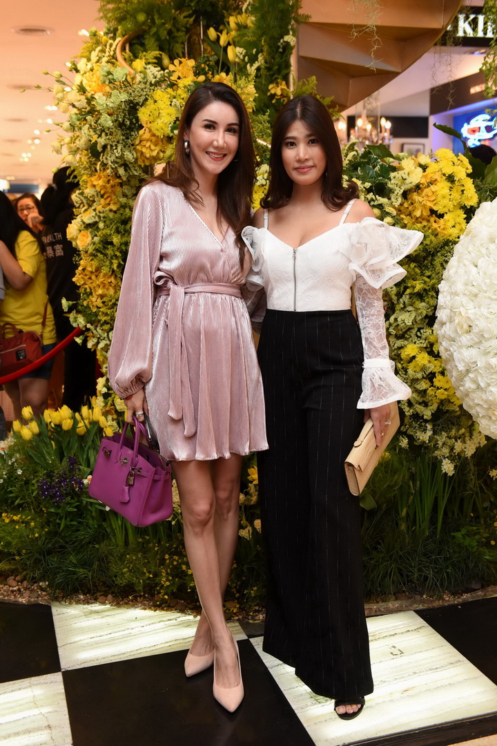 งานฉลองครบ 6 รอบ 72 ปี ‘Central Anniversary 2019’  เนรมิตสวนสวรรค์แห่งพฤกษา ตระการตาหมู่มวลดอกไม้สีเหลืองหาชมยาก