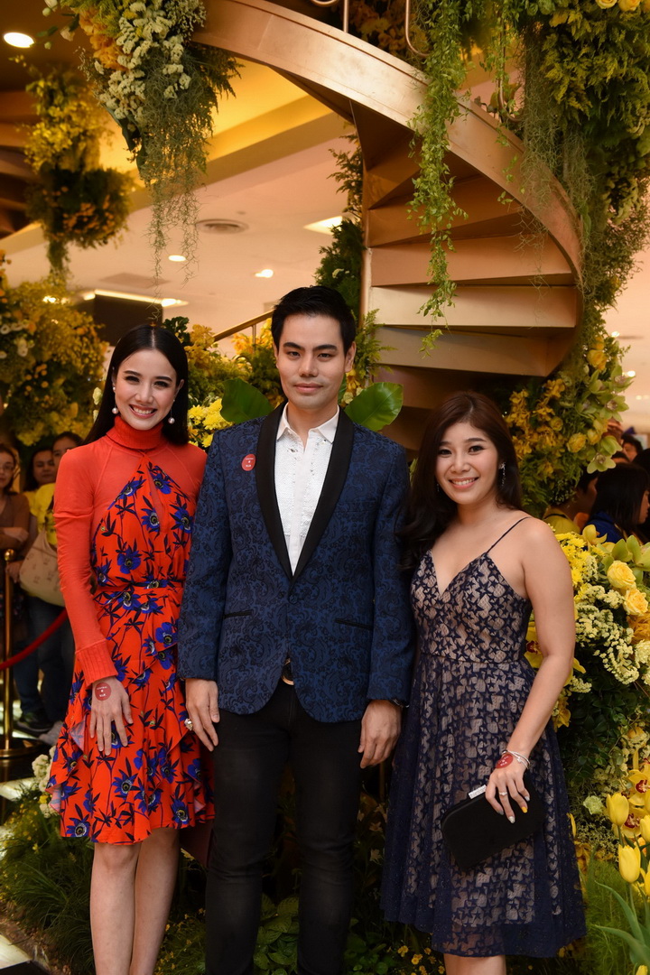 งานฉลองครบ 6 รอบ 72 ปี ‘Central Anniversary 2019’  เนรมิตสวนสวรรค์แห่งพฤกษา ตระการตาหมู่มวลดอกไม้สีเหลืองหาชมยาก