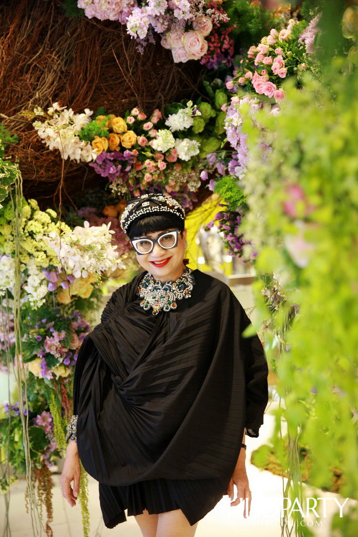 งานฉลองครบ 6 รอบ 72 ปี ‘Central Anniversary 2019’  เนรมิตสวนสวรรค์แห่งพฤกษา ตระการตาหมู่มวลดอกไม้สีเหลืองหาชมยาก