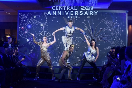 งานฉลองครบ 6 รอบ 72 ปี ‘Central Anniversary 2019’  เนรมิตสวนสวรรค์แห่งพฤกษา ตระการตาหมู่มวลดอกไม้สีเหลืองหาชมยาก