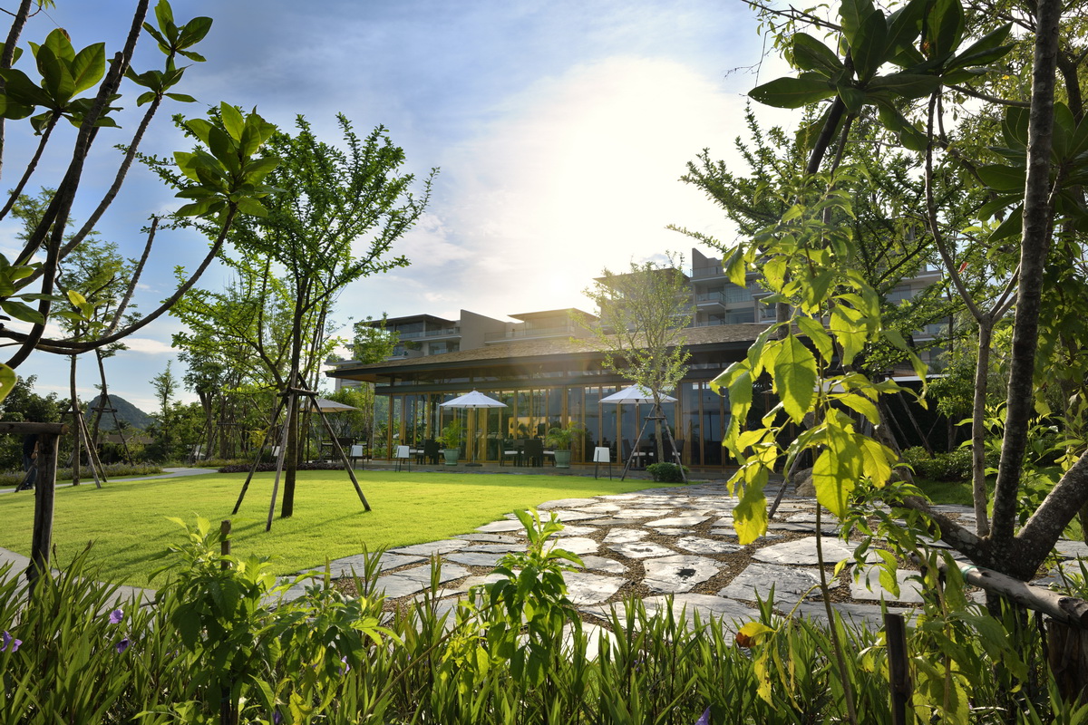 Sunplay Asia X Mercedes Benz  Grand Opening ‘Sunplay Club Bangsaray’