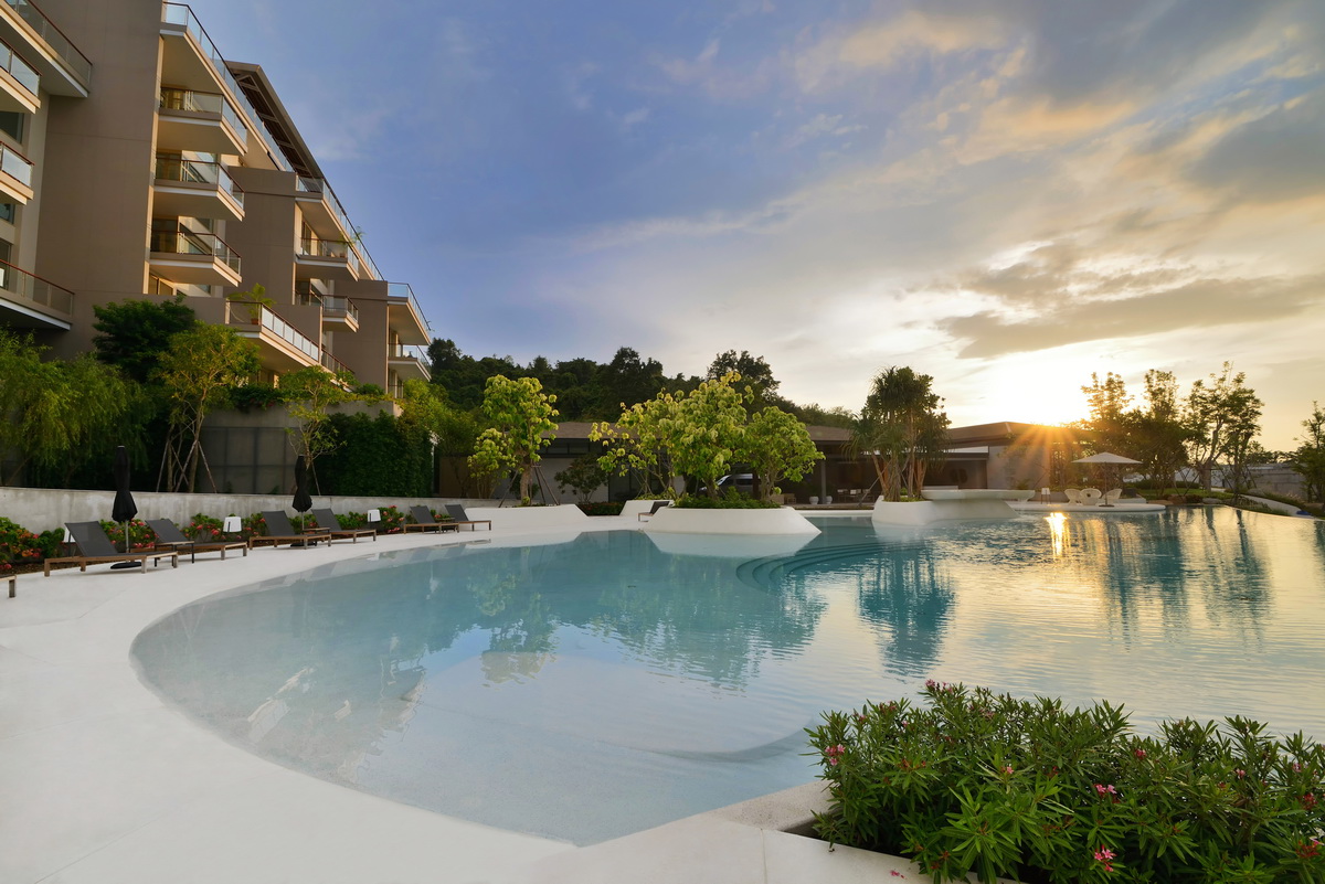 Sunplay Asia X Mercedes Benz  Grand Opening ‘Sunplay Club Bangsaray’