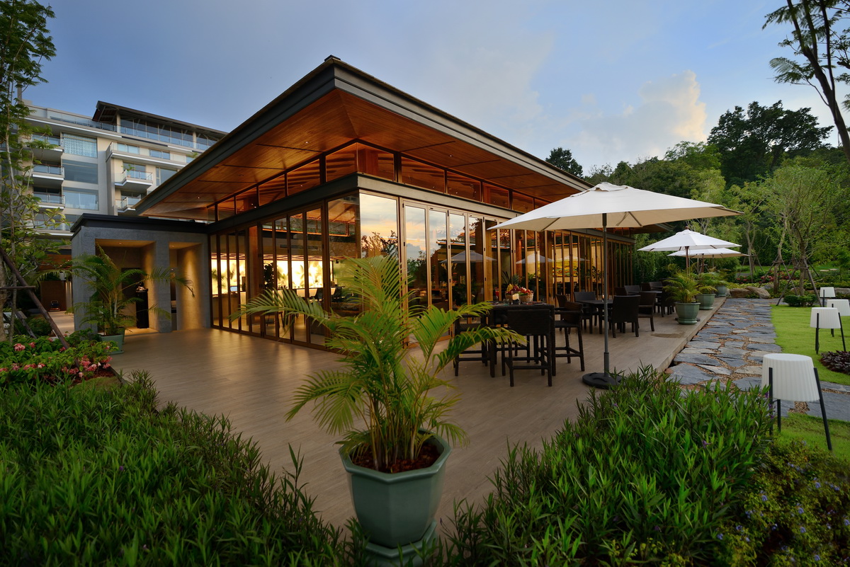 Sunplay Asia X Mercedes Benz  Grand Opening ‘Sunplay Club Bangsaray’