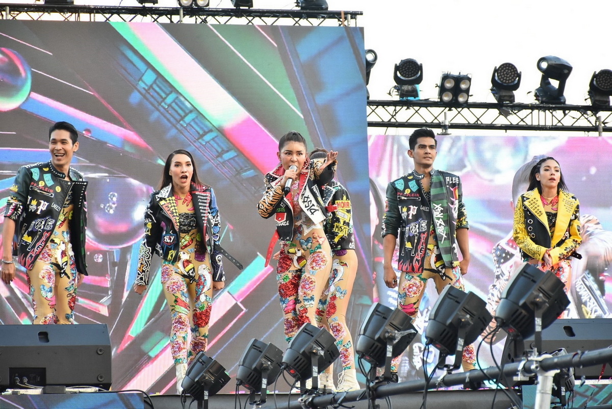 เต็มอิ่มทุกความสุขสนุกสนานในงานฉลองเคาท์ดาวน์ปีใหม่สุดยิ่งใหญ่ตระการตา ‘Amazing Thailand Countdown 2020’ ณ ไอคอนสยาม