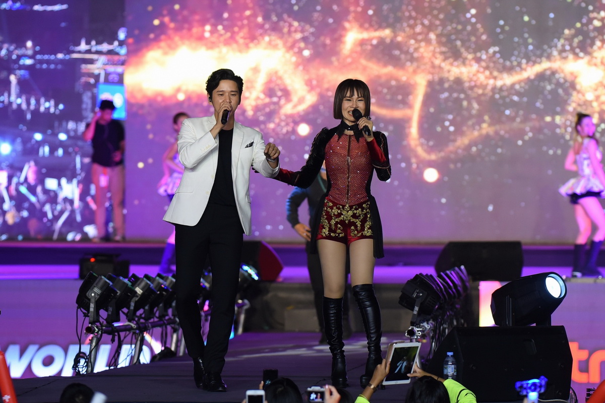 เต็มอิ่มทุกความสุขสนุกสนานในงานฉลองเคาท์ดาวน์ปีใหม่สุดยิ่งใหญ่ตระการตา ‘Amazing Thailand Countdown 2020’ ณ ไอคอนสยาม