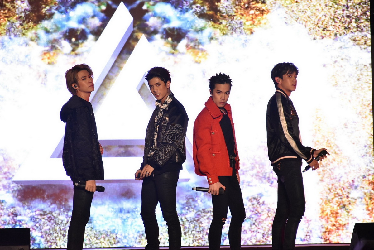 เต็มอิ่มทุกความสุขสนุกสนานในงานฉลองเคาท์ดาวน์ปีใหม่สุดยิ่งใหญ่ตระการตา ‘Amazing Thailand Countdown 2020’ ณ ไอคอนสยาม