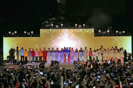 เต็มอิ่มทุกความสุขสนุกสนานในงานฉลองเคาท์ดาวน์ปีใหม่สุดยิ่งใหญ่ตระการตา ‘Amazing Thailand Countdown 2020’ ณ ไอคอนสยาม 