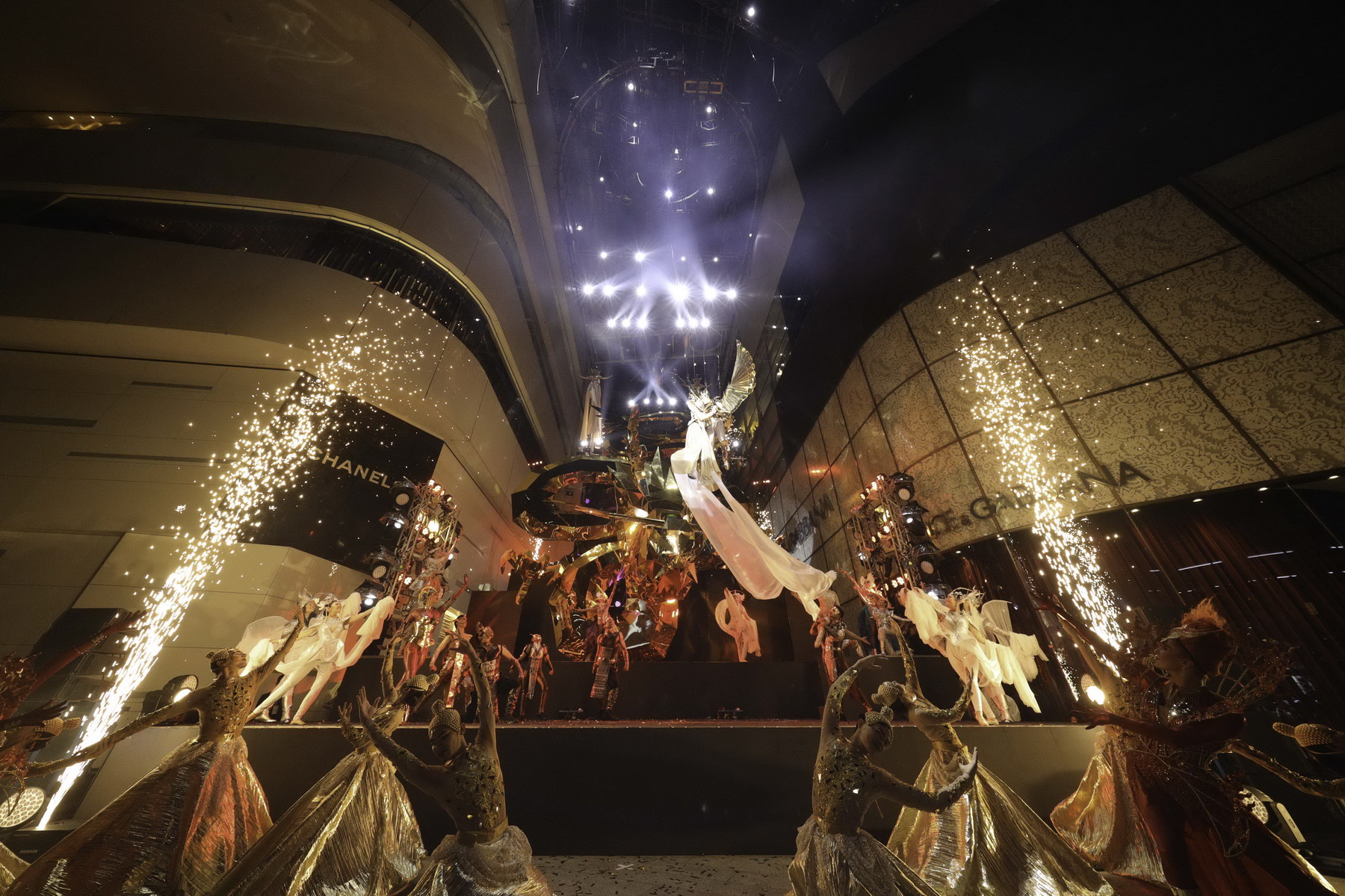 ดิ เอ็มโพเรี่ยม และ ดิ เอ็มควอเทียร์ จัดงานฉลองตรุษจีนเบิกฤกษ์ปีหนูทอง 