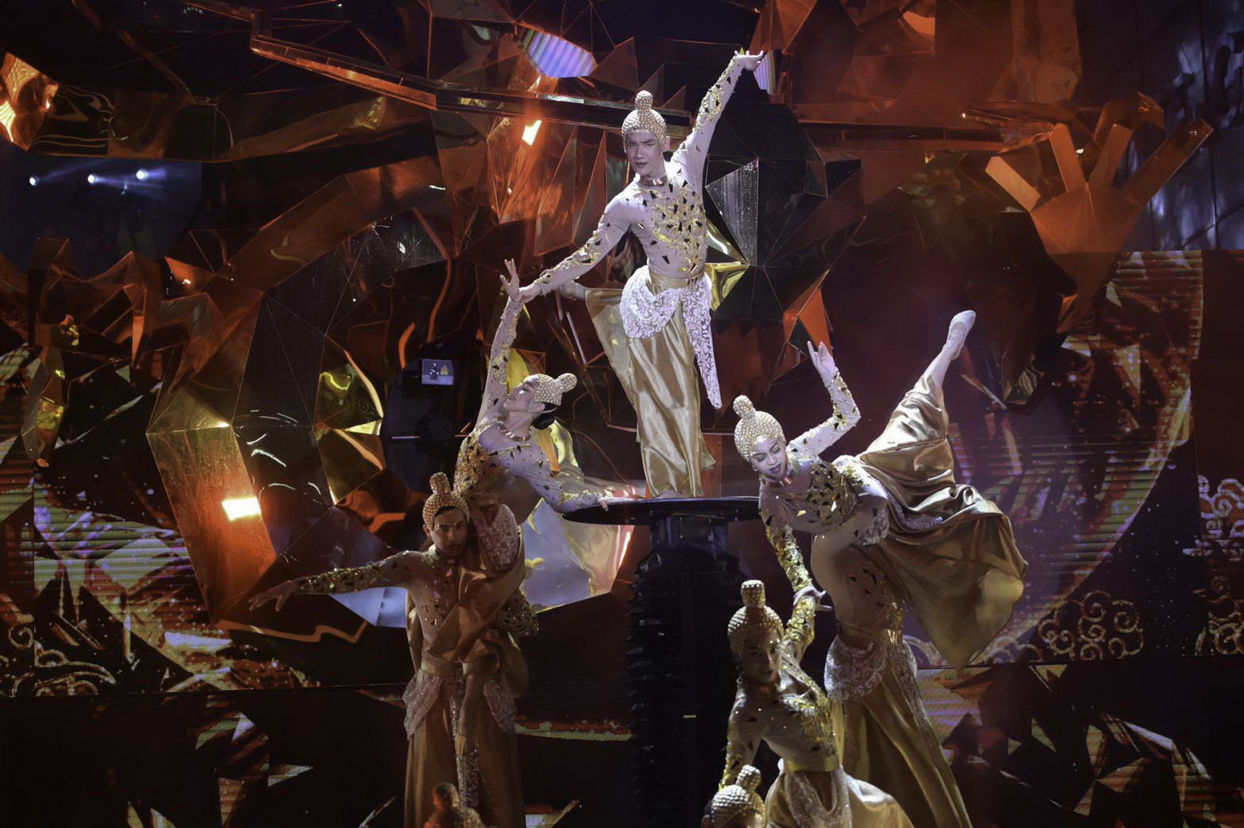 ดิ เอ็มโพเรี่ยม และ ดิ เอ็มควอเทียร์ จัดงานฉลองตรุษจีนเบิกฤกษ์ปีหนูทอง 