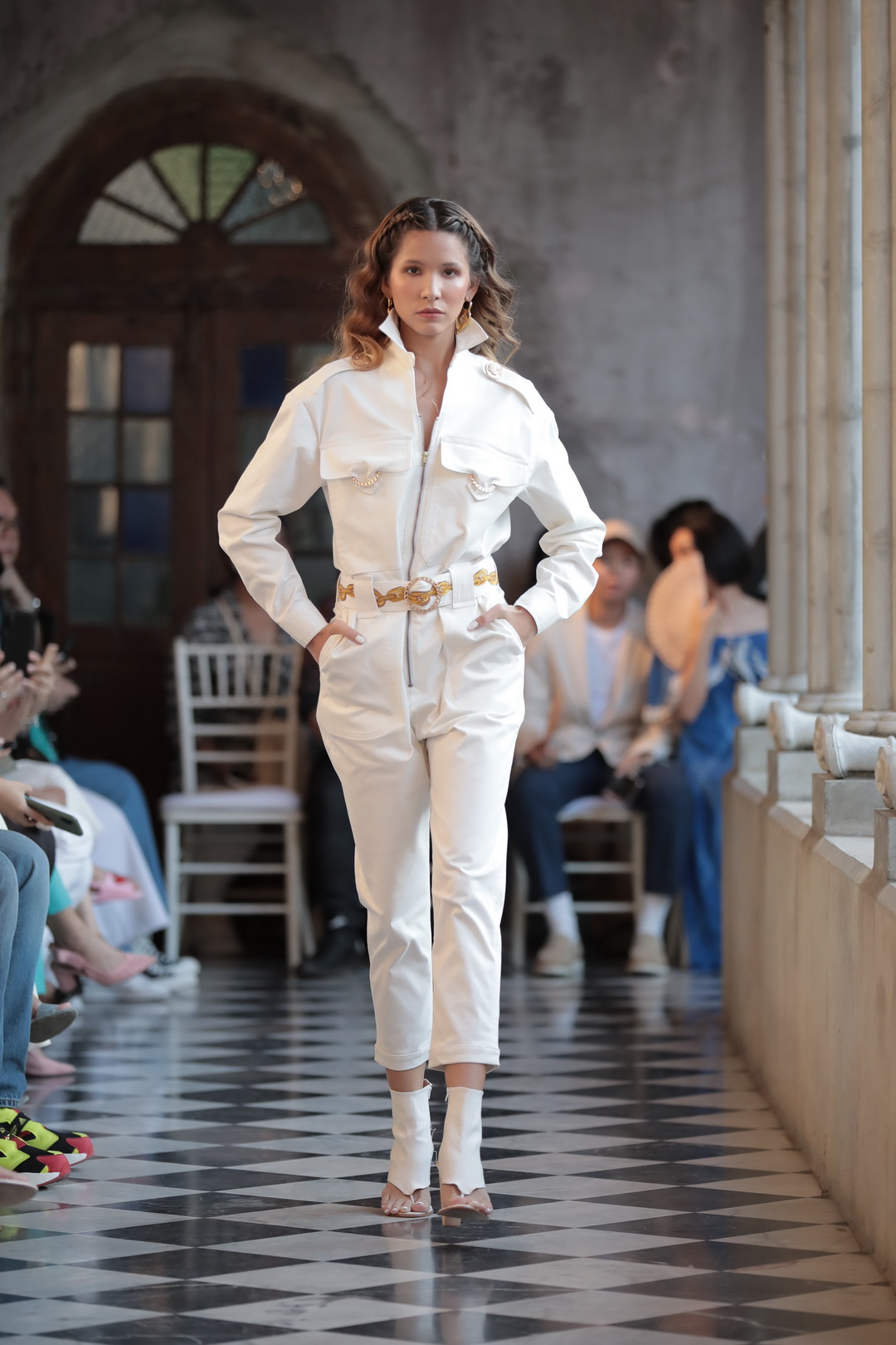 เหล่าคนดังร่วมชมแฟชั่นโชว์อวดโฉม ‘The Hidden Treasure’ คอลเลกชั่นใหม่รับซัมเมอร์จาก ‘KLOSET’ 