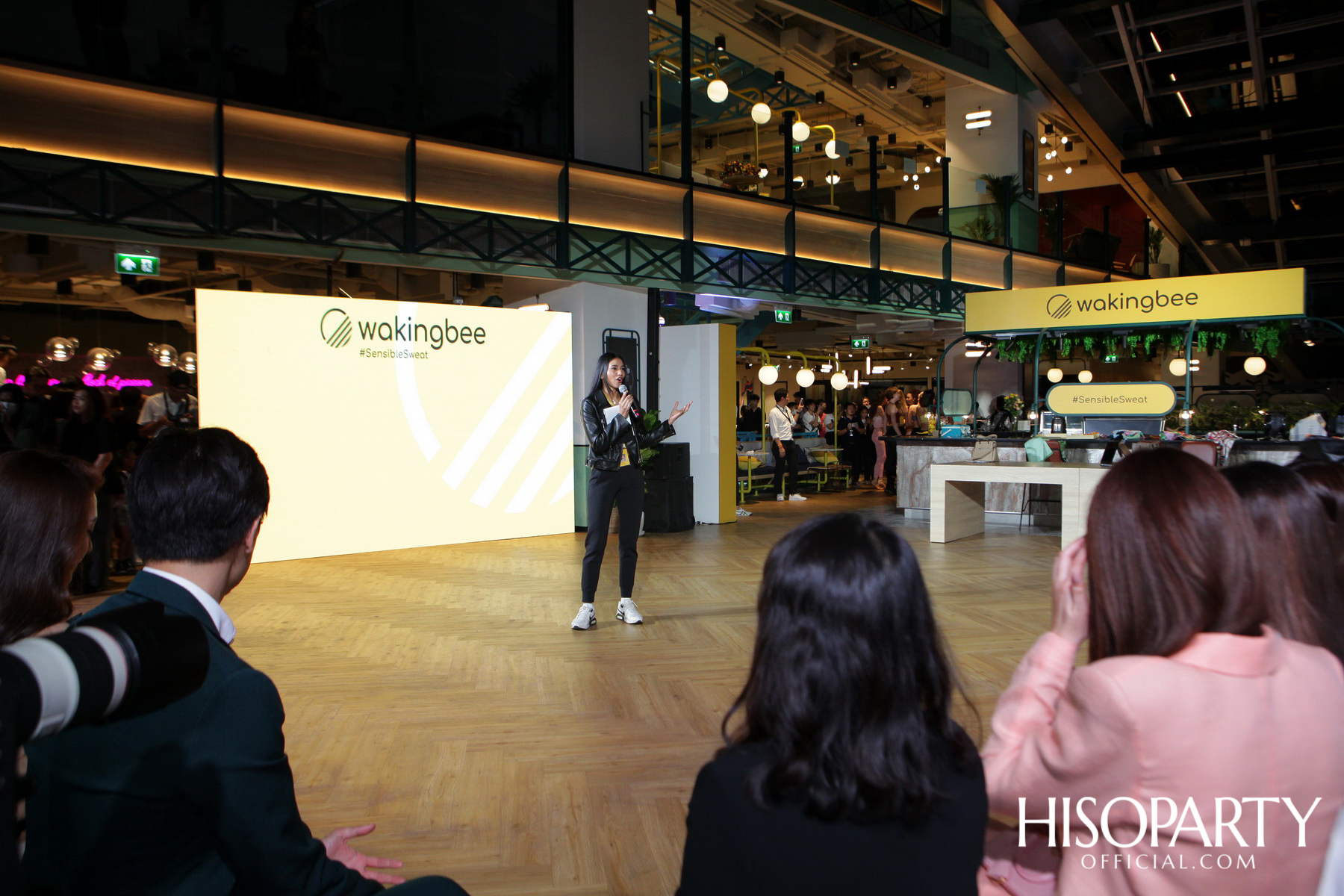 WAKINGBEE จัดแฟชั่นโชว์เคสครั้งยิ่งใหญ่ เผยภาพลักษณ์ปรับโฉมแบรนด์