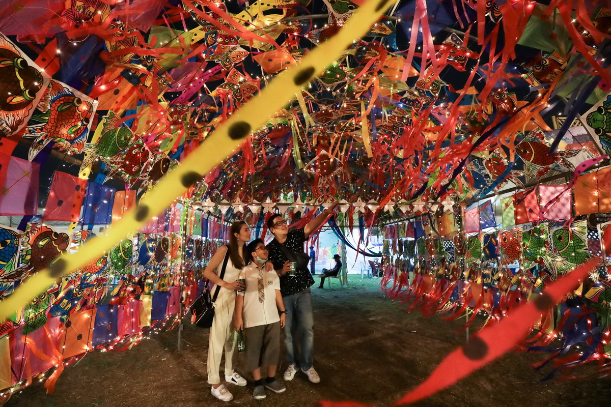 งานการแข่งขันเรือยาวช้างไทย และเทศกาลริมน้ำ เพื่อช่วยเหลือช้างไทย โดยกลุ่มโรงแรมอนันตรา