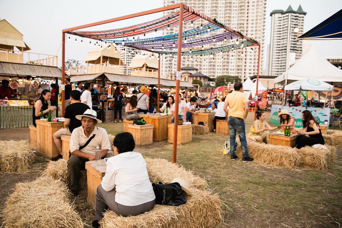 งานการแข่งขันเรือยาวช้างไทย และเทศกาลริมน้ำ เพื่อช่วยเหลือช้างไทย โดยกลุ่มโรงแรมอนันตรา