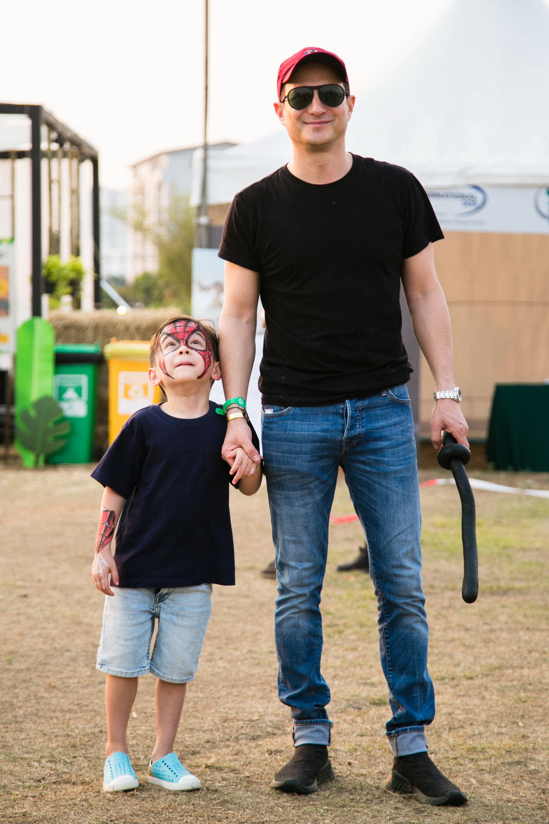 งานการแข่งขันเรือยาวช้างไทย และเทศกาลริมน้ำ เพื่อช่วยเหลือช้างไทย โดยกลุ่มโรงแรมอนันตรา