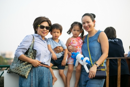 งานการแข่งขันเรือยาวช้างไทย และเทศกาลริมน้ำ เพื่อช่วยเหลือช้างไทย โดยกลุ่มโรงแรมอนันตรา 