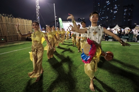 งานการแข่งขันเรือยาวช้างไทย และเทศกาลริมน้ำ เพื่อช่วยเหลือช้างไทย โดยกลุ่มโรงแรมอนันตรา 