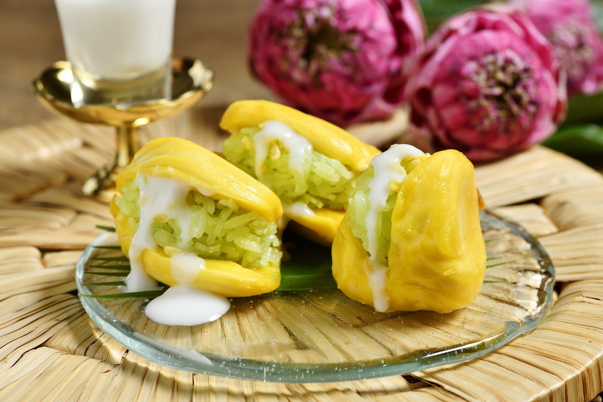 #WorkFromHome กักตัวทำงานอยู่บ้านก็ไม่พลาดของอร่อย! กับบริการเดลิเวอรีและเทคโฮม จากห้างเซ็นทรัล